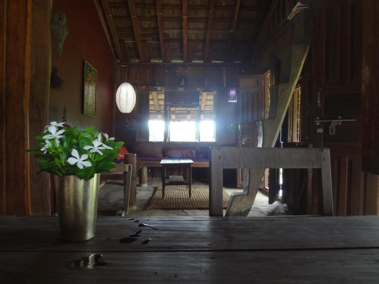 Shanta Ghar A Rustic Guesthouse Chitwan Luaran gambar