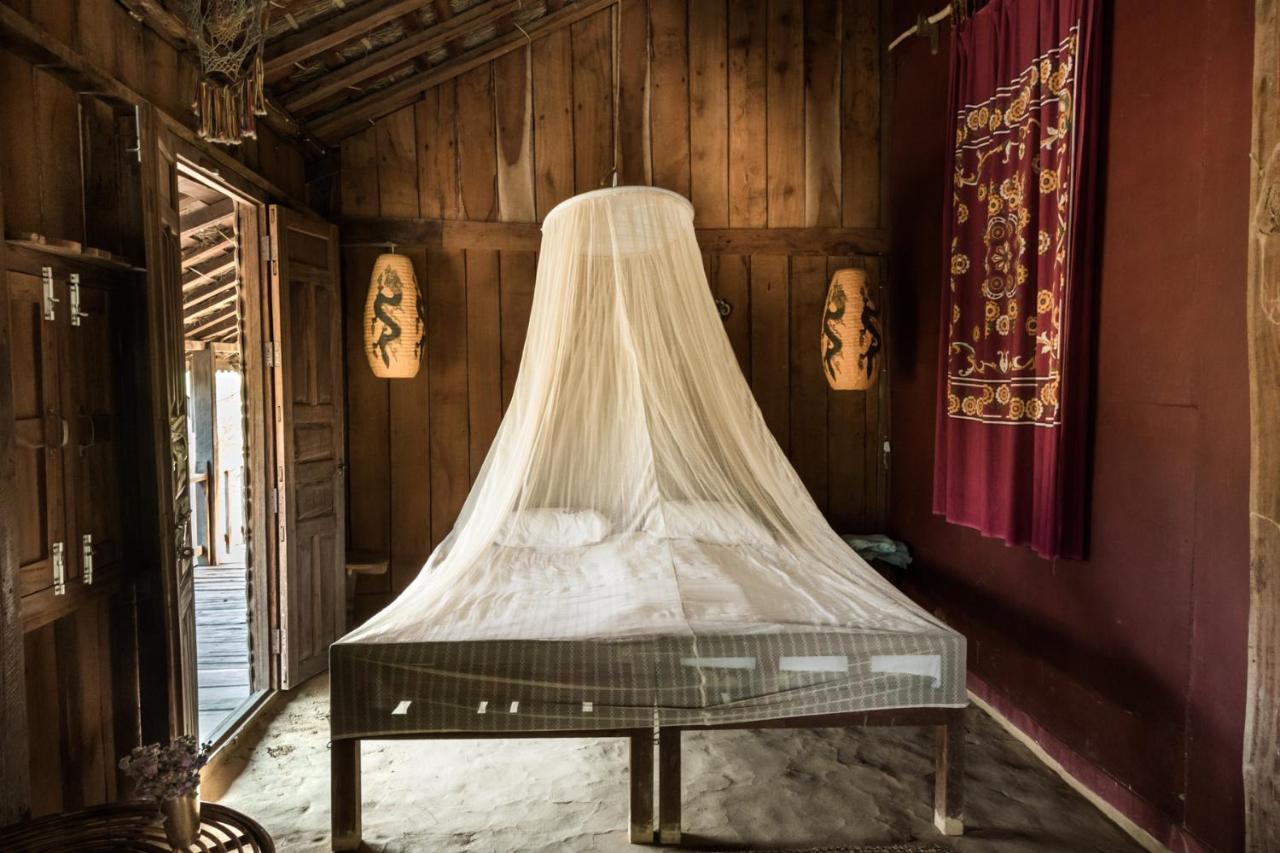 Shanta Ghar A Rustic Guesthouse Chitwan Luaran gambar